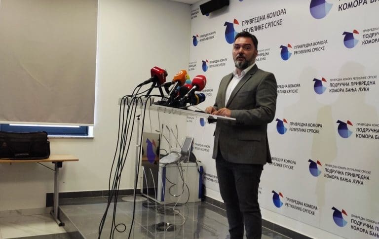 BAHATOST U KOŠARČEVOM MINISTARSTVU Hoteli sa 5 zvjezdica i visoki troškovi službenog vozila