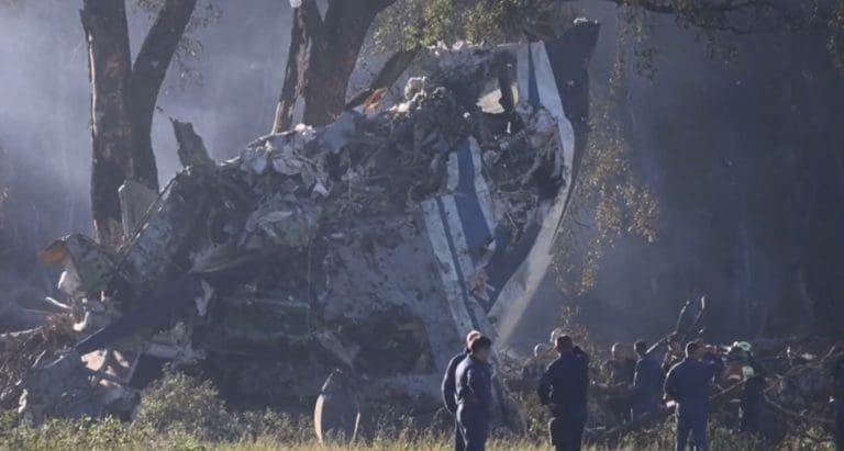 U Rusiji se srušio vojni avion, ima mrtvih (VIDEO)