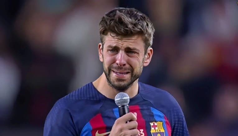 Ovako se Pique oprostio od fudbala i Barce. Nije mogao prestati plakati