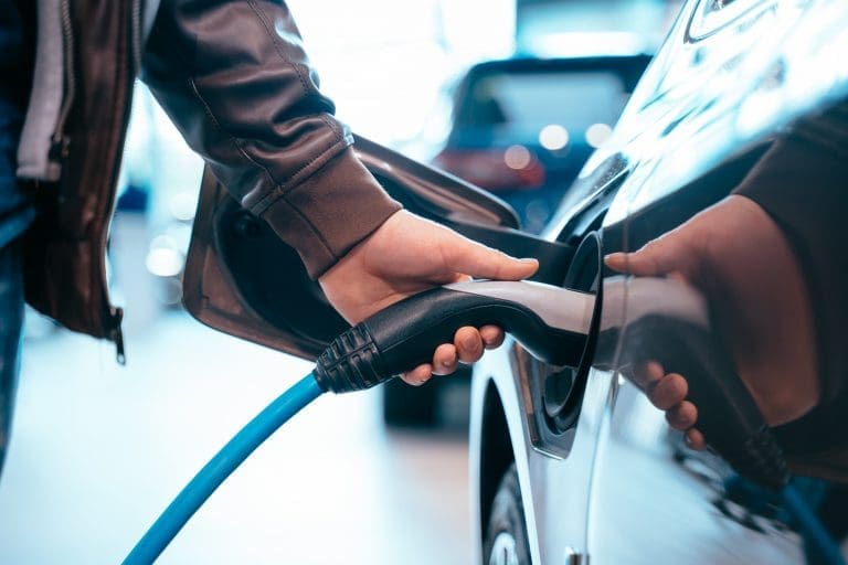 Električni umjesto tradicionalnih automobila, prelazak na bezdimne alternative… Kako vi smanjujete štetnost?