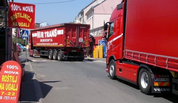 Granični prelaz Gradiška: Čija je muka veća, onih koji putuju ili koji ovdje žive?