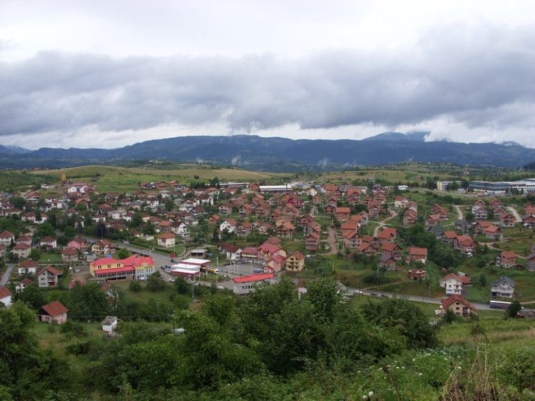 Građani Vlasenice se bune protiv fabrike plastičnog otpada, vlast ih napada besmislenim srbovanjem