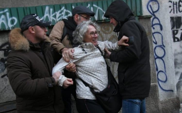 Aida Ćorović osuđena zbog gađanja murala Ratku Mladiću: Ići ću u zatvor, neću platiti kaznu