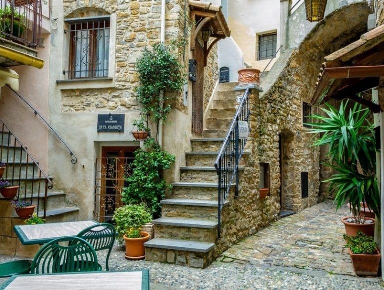 Možete li zamisliti svijet u kojemu političari volontiraju? Ovako izgleda život u “talijanskoj” državi koju nitko nije priznao