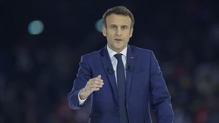 Macron: Twitter će se boriti protiv ekstremističkog sadržaja