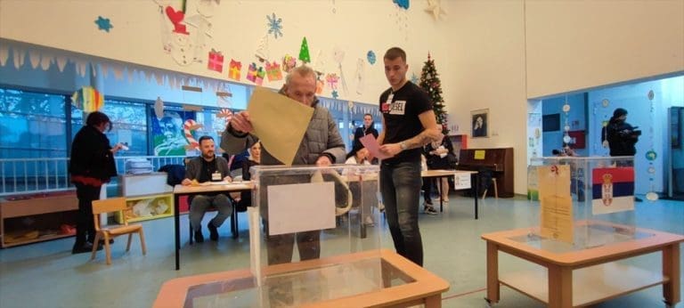 Еvo koliko ljudi je glasalo do 17 časova