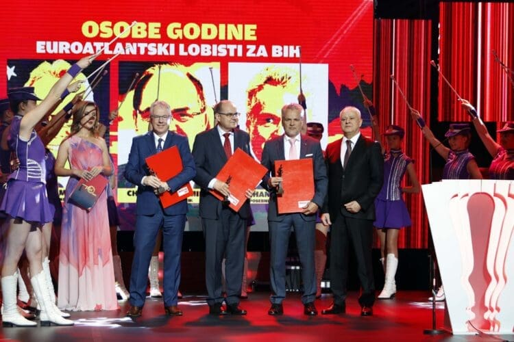 Dobitnici ‘Večernjakovog pečata’ za osobe godine: Murphy, Schmidt i Sattler