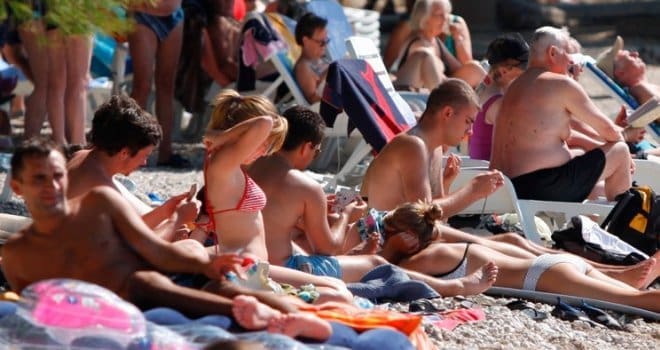 Gradonačelnik Makarske: Od Bosanaca nema zarade, roštiljaju na plaži i ostavljaju smeće