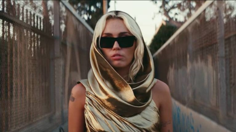 Miley Cyrus ‘Flowers’ – svjež buket obrazaca za novu eru popa