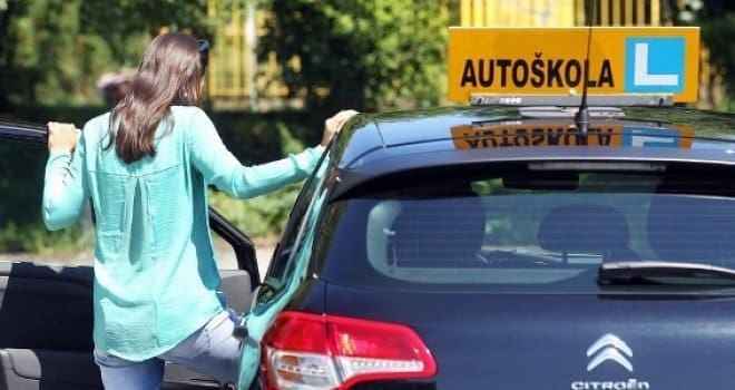 Novi udarac na finansije: Autoškole najavile poskupljenje polaganja vozačkog ispita