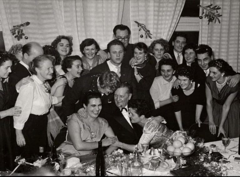  Oduvijek važila fama kako je Tito bio “Jugosloven”: Šta krije vjenčani list Jovanke i Tita?