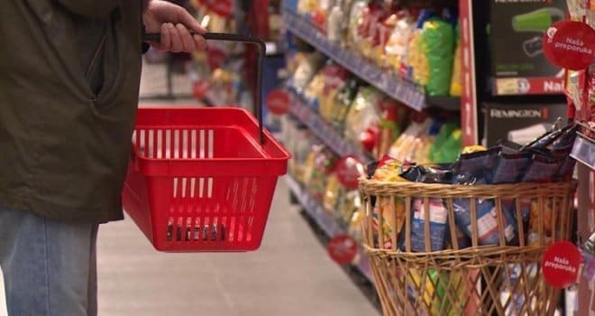 Loše se hranimo, obrazujemo i liječimo, jer priča o strahu ubija svaki pokušaj kritike