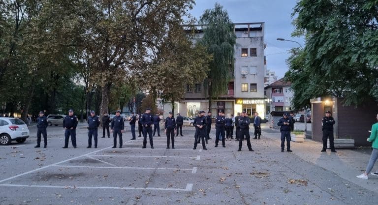 Deložacija sa parkinga u Banjaluci: “Autoprevoz” ušao u posjed zemljišta (FOTO)
