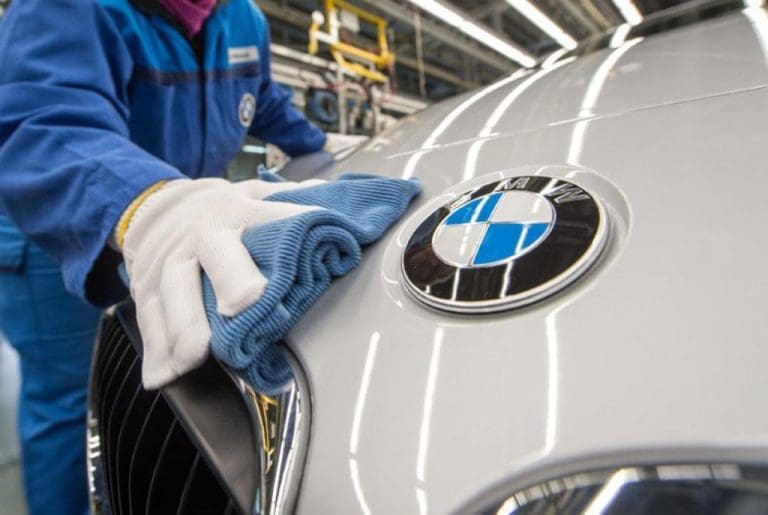 Parlament BiH: Kupili, pokvarili pa za “male pare” prodaju kratko korišten BMW
