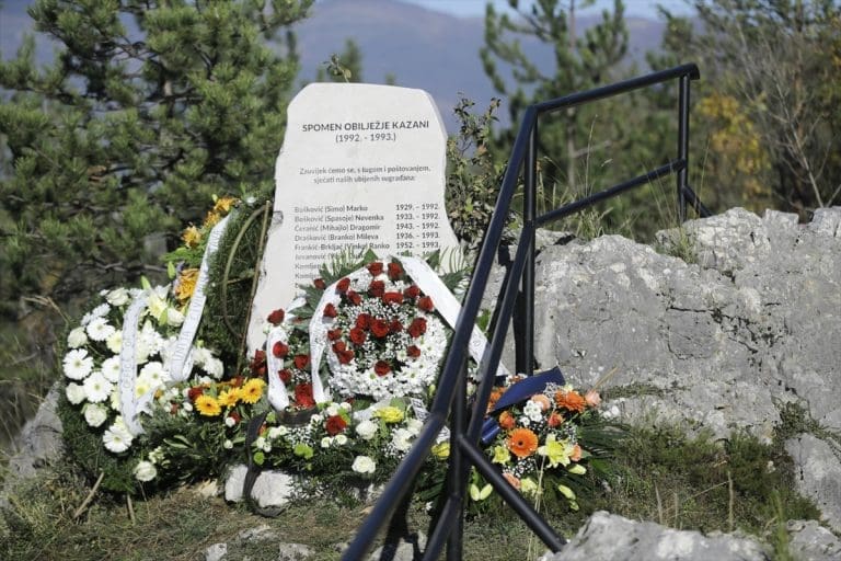 Gradonačelnica Sarajeva na Kazanima: Cijela delegacija i pola istine
