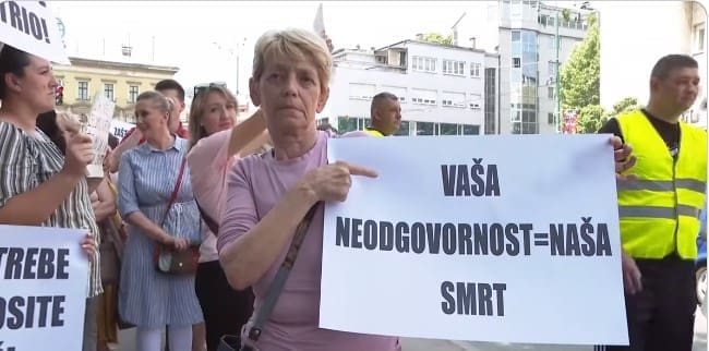 PROTEST U SARAJEVU: Roditeljima obećan novac za lijek!