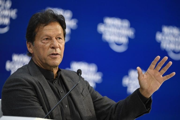 Uhapšen bivši pakistanski premijer Khan, osuđen na tri godine zatvora zbog korupcije