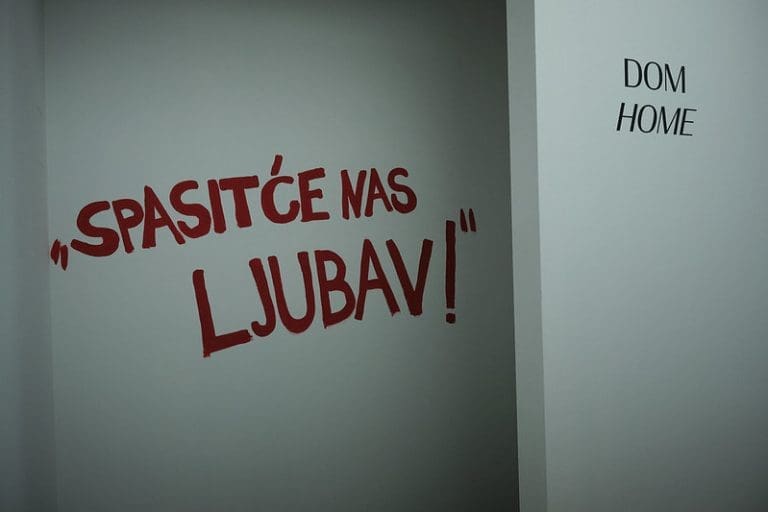 Izložba Labirint devedesetih