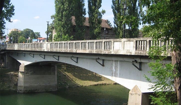 Policajci spriječili mlađu ženu da skoči u Vrbas