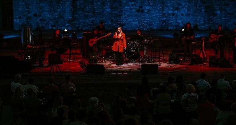 FENOMENALNA POP SRIJEDA U BANJALUCI: Maja Tatić ispunila Kastel emocijama
