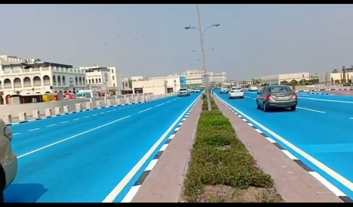 Zašto su putevi u Kataru plave boje