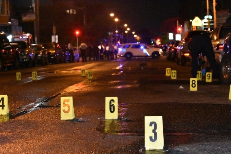 U pucnjavi u Philadelphiji ubijene četiri osobe, četiri ranjene
