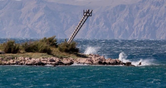 Otac i sin nestali juče na moru, nađeni živi na Krku