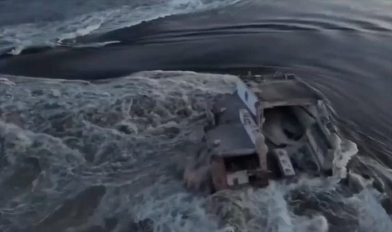 Rusija i Ukrajina se međusobno optužuju za uništavanje brane Kakhovka