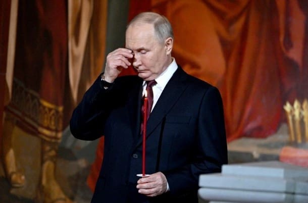 Putin prisustvovao uskršnjoj liturgiji u Sabornom hramu u Moskvi