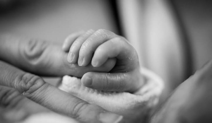 Jedna od najmračnijih tragedija mori i BiH: Zašto majke ubijaju svoje bebe?
