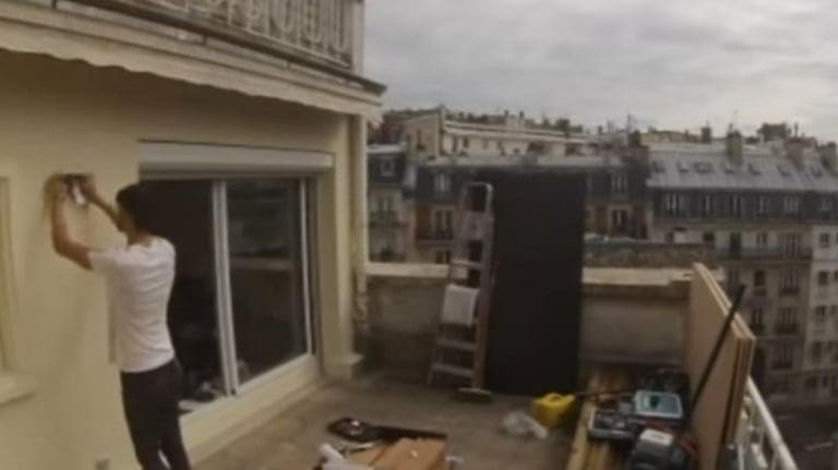 Staru terasu pretvorio u san snova: U roku od 10 dana napravio raj na krovu zgrade! (VIDEO)