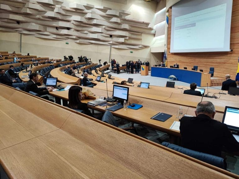 Državni zastupnici podsjetili da je SNSD spriječio suspenziju akciza na gorivo, iz SNSD-a muk