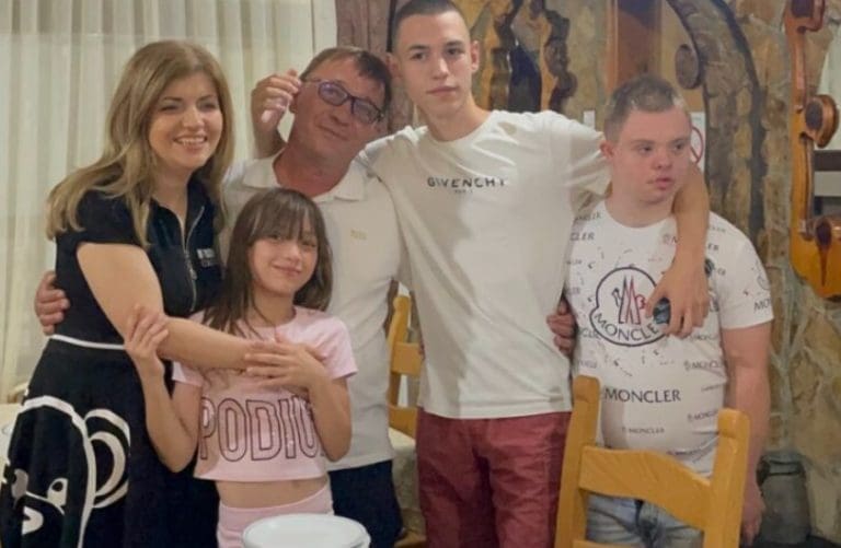 Vuk ima Daunov sindrom: Roditeljima su savjetovali da ga daju u dom, a on je uspio da bude đak generacije, pa i da upiše fakultet