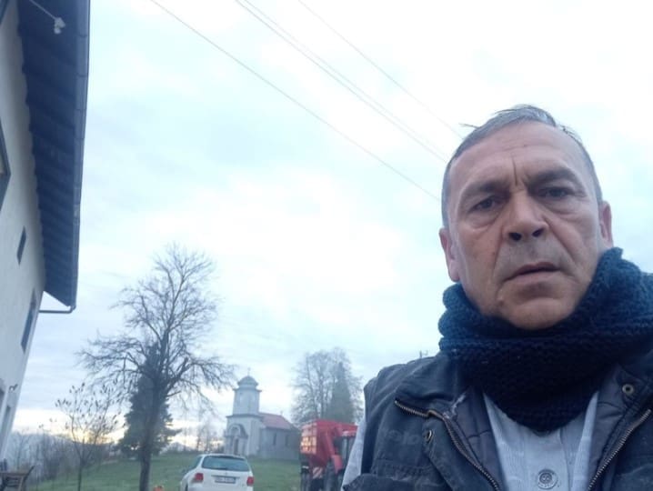 “Žalim što nas je rat podijelio” Mesud obnovio srpsku crkvu, a sada želi da uredi i pravoslavno groblje staro 300 godina