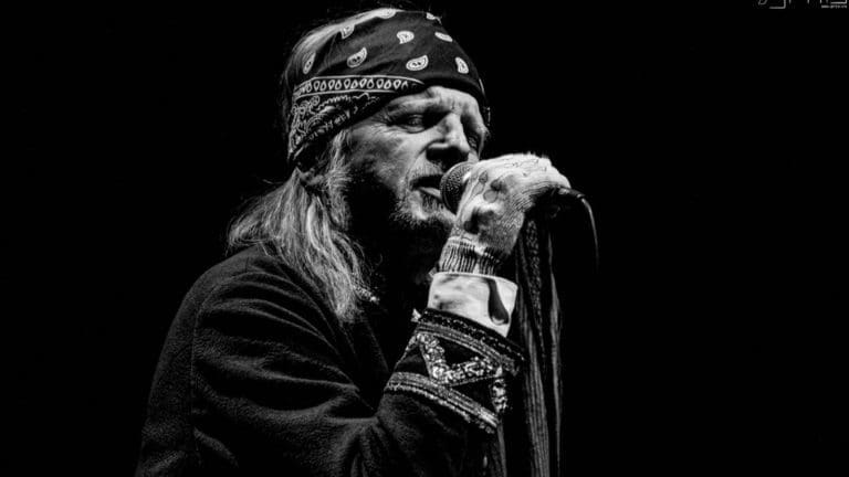 Preminuo frontmen naše legendarne grupe uz koju su stasale generacije
