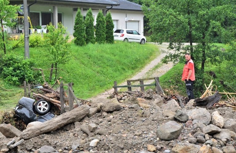 Ogromna šteta zbog bujica u Sapni: Voda je udarala u kuće i nosila sve