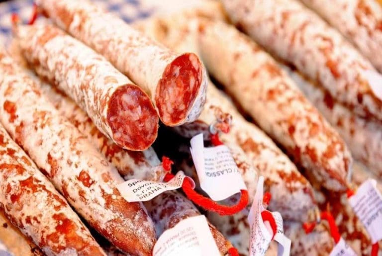 Nutricionist objasnio kako prepoznati kancerogenu hranu, evo na koje oznake na namirnicama treba pripaziti