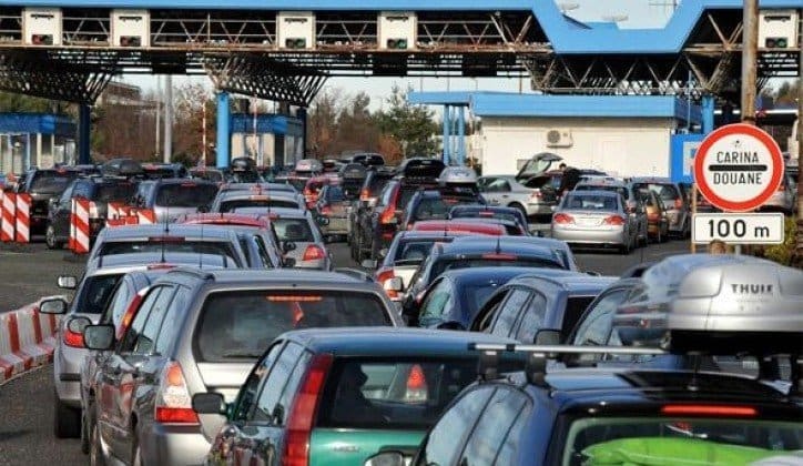 Duge kolone na ulazu u BiH