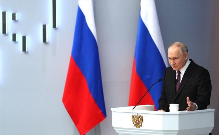 PORUKA PUTINA: Rusija će podržati Iran ako SAD napadnu iransko tlo