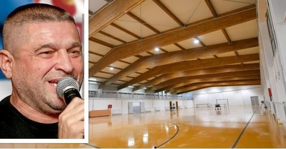 MISTERIJA ZVANA “DVORANA”: Evo ko zvanično stoji iza manifestacije i koncerta Baje Malog Knindže u školskoj dvorani