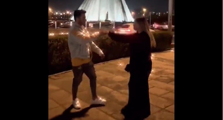Mladi par u Iranu objavio snimak svog plesa na ulici. Osuđeni su na po 10,5 godina zatvora