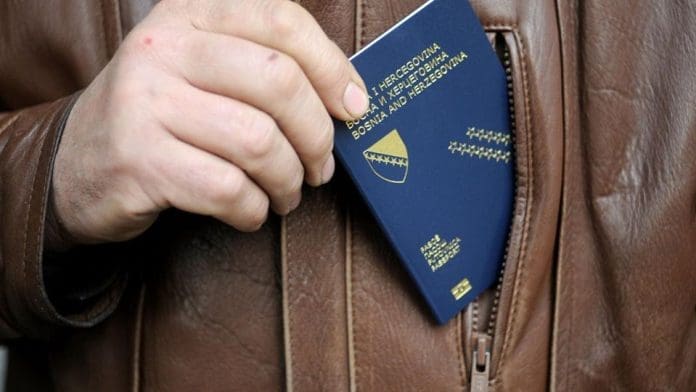 Građani se odriču državljanstva BiH, država se s tim hvali!