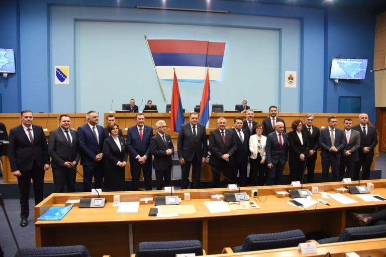 Nije prošlo ni 24 sata nove Vlade Republike Srpske a već ostavka jednog ministra?