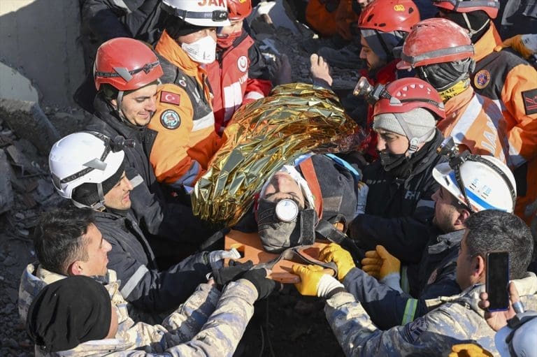 Braća Yeninar spašena iz ruševina devetog dana nakon zemljotresa