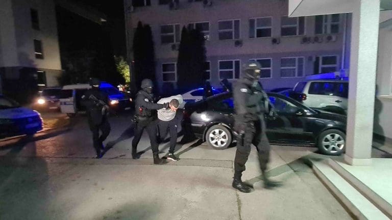 “Kako je mogla, tata je nju najviše voleo”: Sašina najstarija ćerka očajna