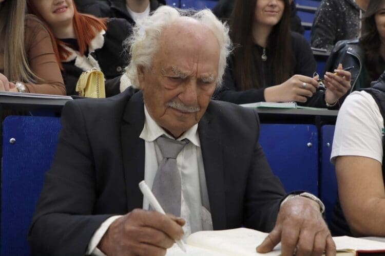 Penzioner upisao Mašinski fakultet: Klupu dijeli sa studentima mlađim 70 godina