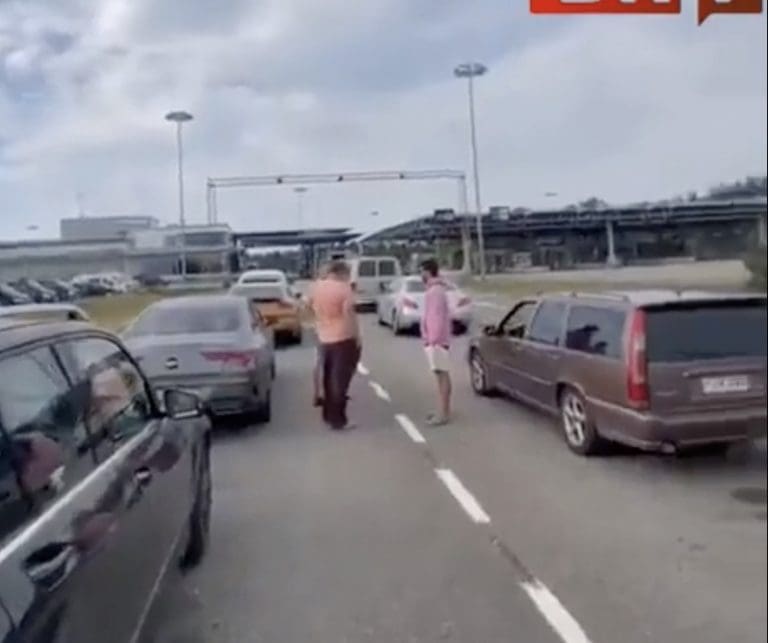 Rusi masovno bježe u Gruziju i Finsku
