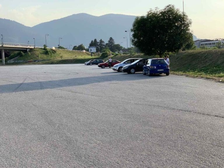 Počelo protestno okupljanje u Sarajevu, za sada mali odziv građana