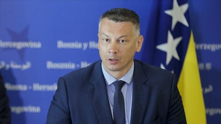 Nešić zatražio reviziju svih izdatih službenih policijskih legitimacija