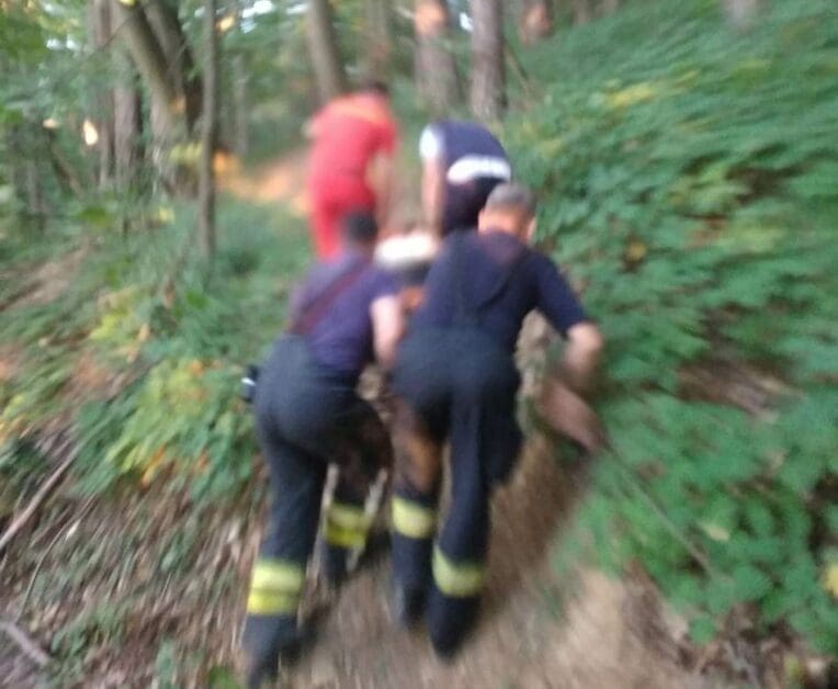 HRABRA MEDICINSKA SESTRA: Slomila nogu spašavajući dijete iz provalije na Banj Brdu/Šehitlucima